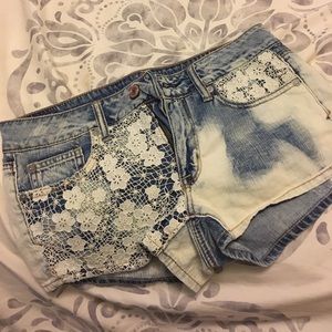 American Eagle Lace Cutoff Shortie