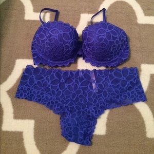 Victorias Secret PINK Date bra and panty set