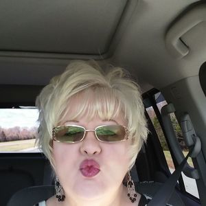 Meet your Posher, Linda