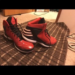 Derrick Rose Adidas Basketball shoes. First gen