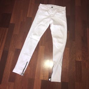 White Jeans with Black Zipper !