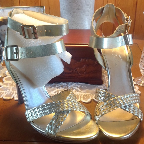 Mark Fisher Gold Leather high heeled sandal - Picture 5 of 5