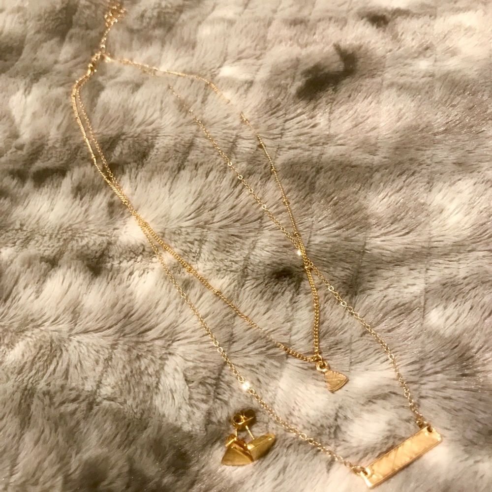 Layered gold necklace w/ matching earrings