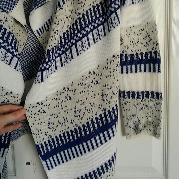 Open Sweater - Picture 2 of 2