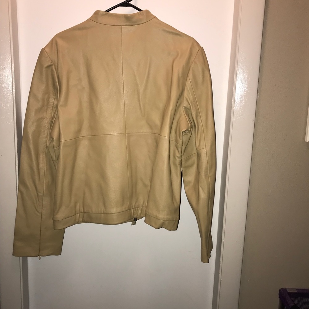Leather jacket - Picture 3 of 8