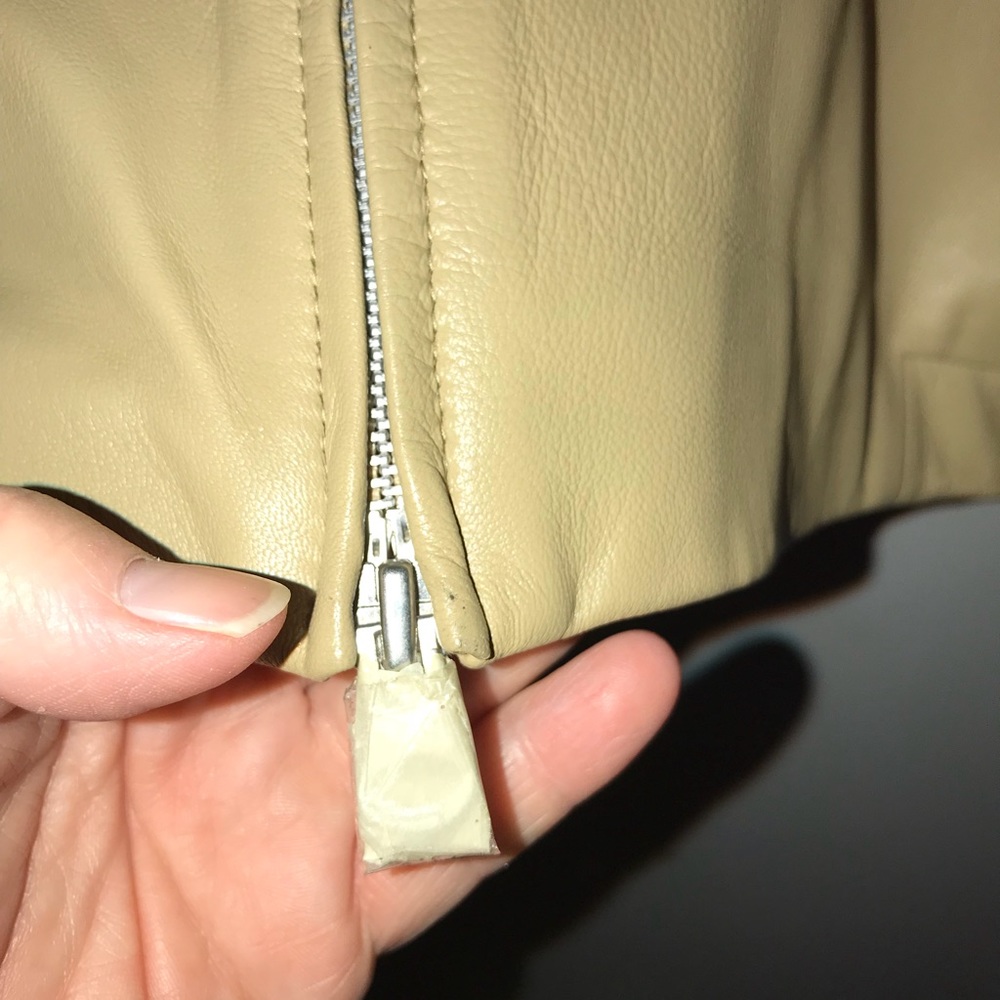 Leather jacket - Picture 4 of 8