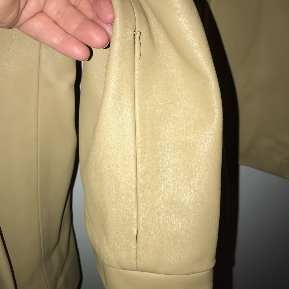 Leather jacket - Picture 5 of 8