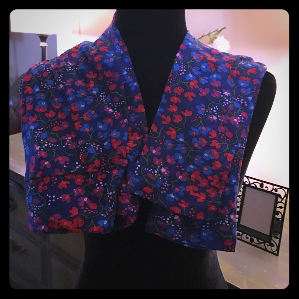 Brand new lularoe leggings OS blue floral