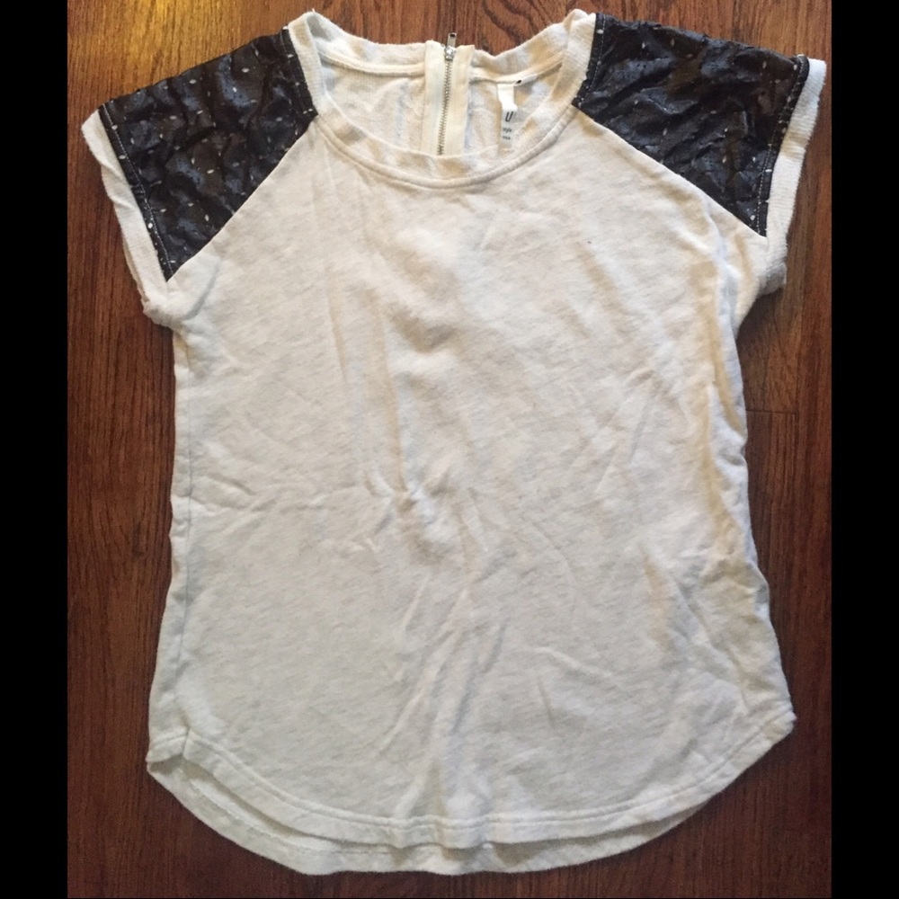 Light fall sweater tan with vegan black shoulders