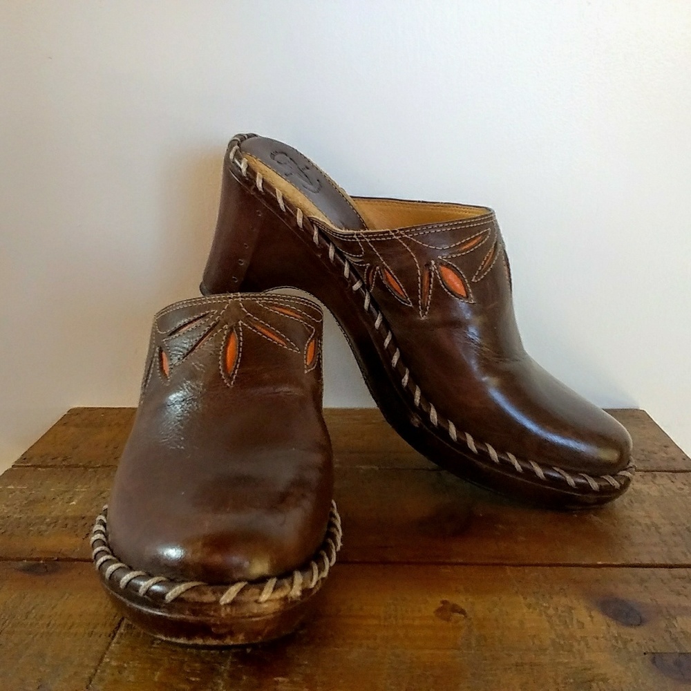 Frye Leather Heeled Clogs Sz 7M
