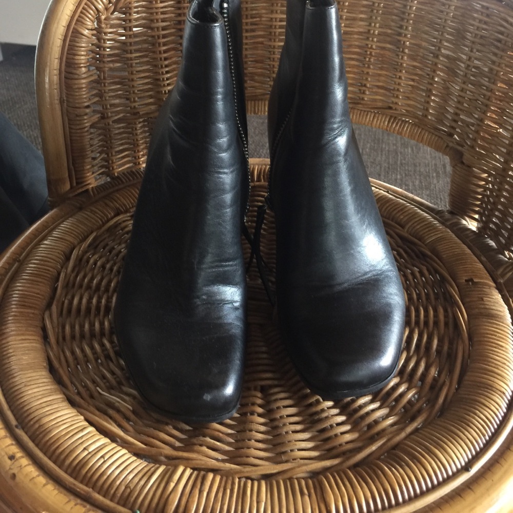 Like new Calvin Klein ankle boots