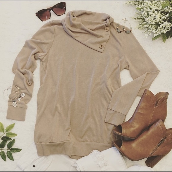 NWT Women’s cowl Sweater BOUTIQUE top USA - Picture 3 of 5