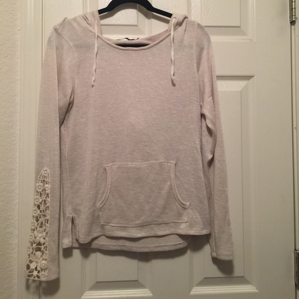 Thin sweater