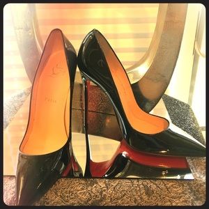 Sold Christian Louboutin So Kate 120