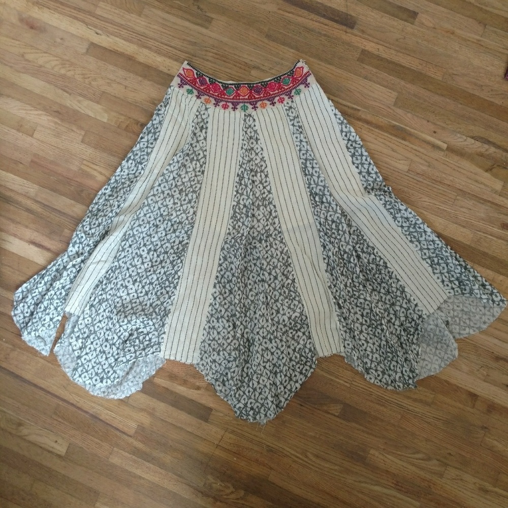 M skirt with native detailed belt