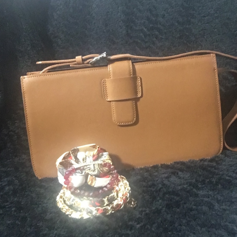 Leather Fossil - Picture 1 of 6