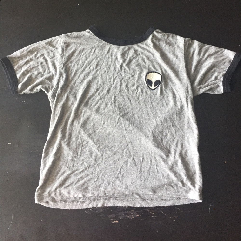 PACSUN ALIEN CROP T SHIRT