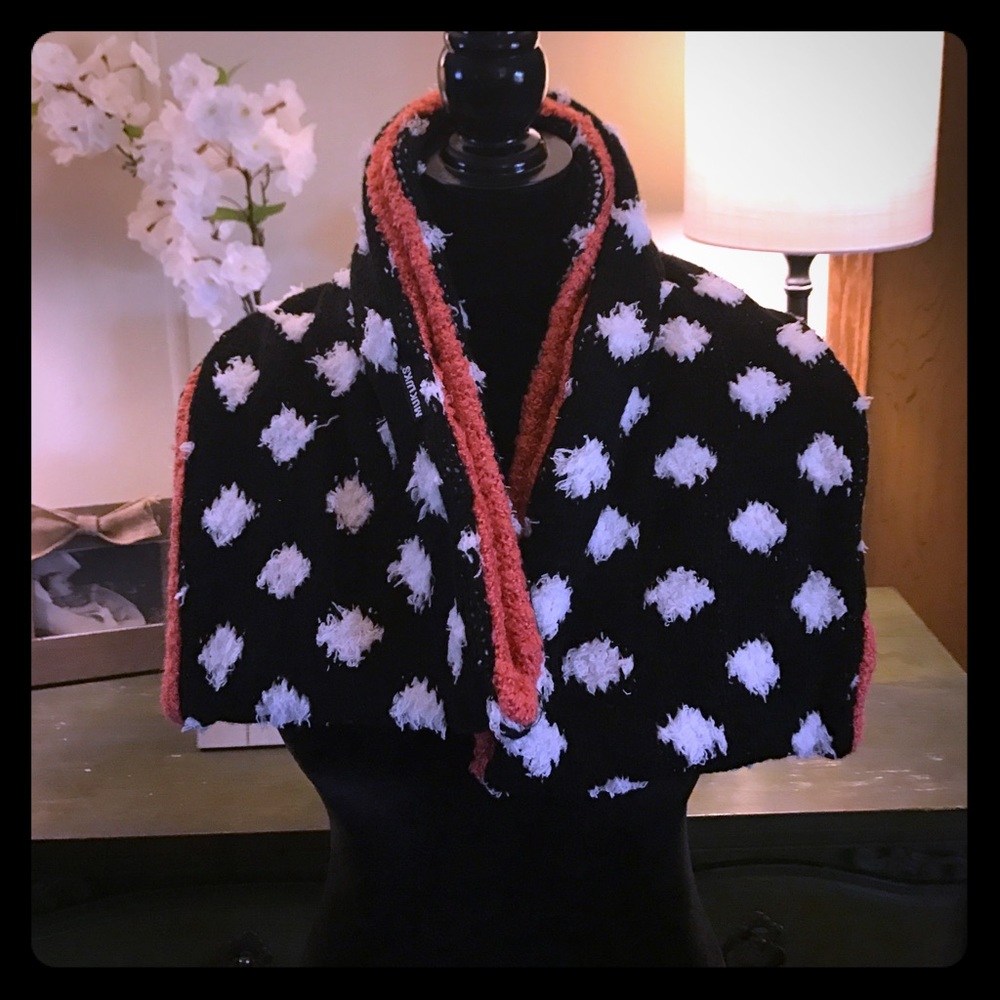 NWT Muk luks infinity scarf polka dot