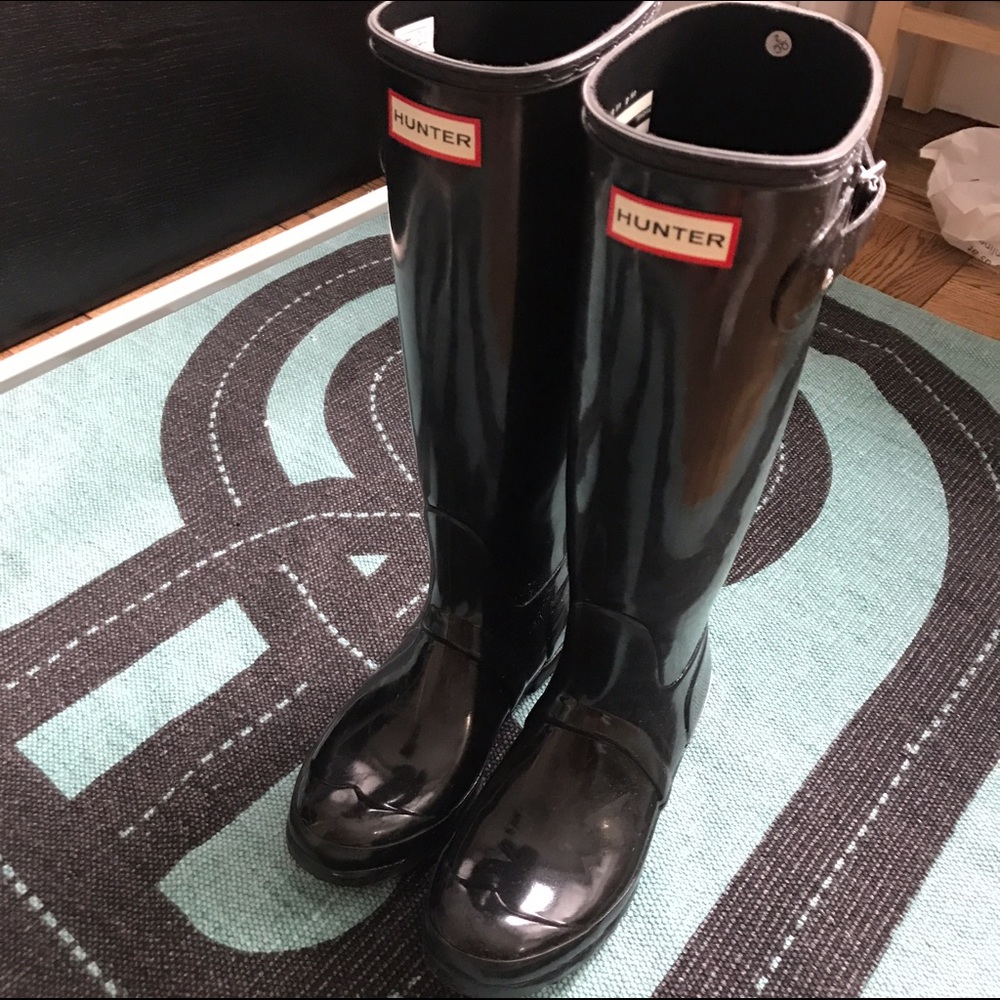 Hunter tall gloss rain boots