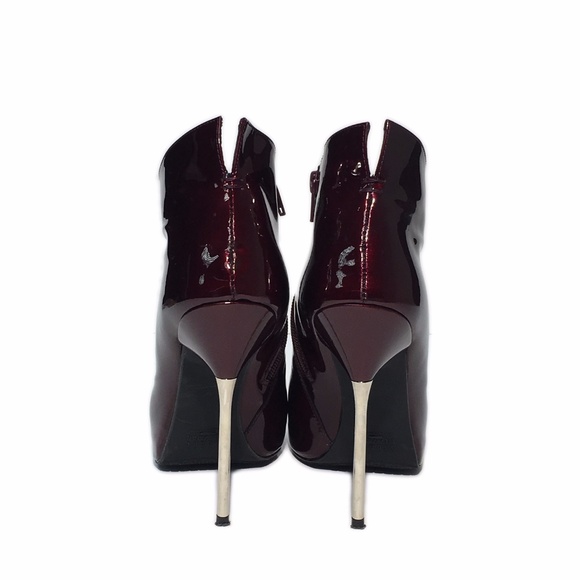 STUART WEITZMAN STILETTO BOOTIE, SIZE 8 - Picture 2 of 5