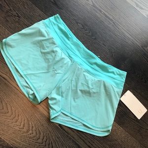 NWT Lululemon Groovy Run Short - Size 12