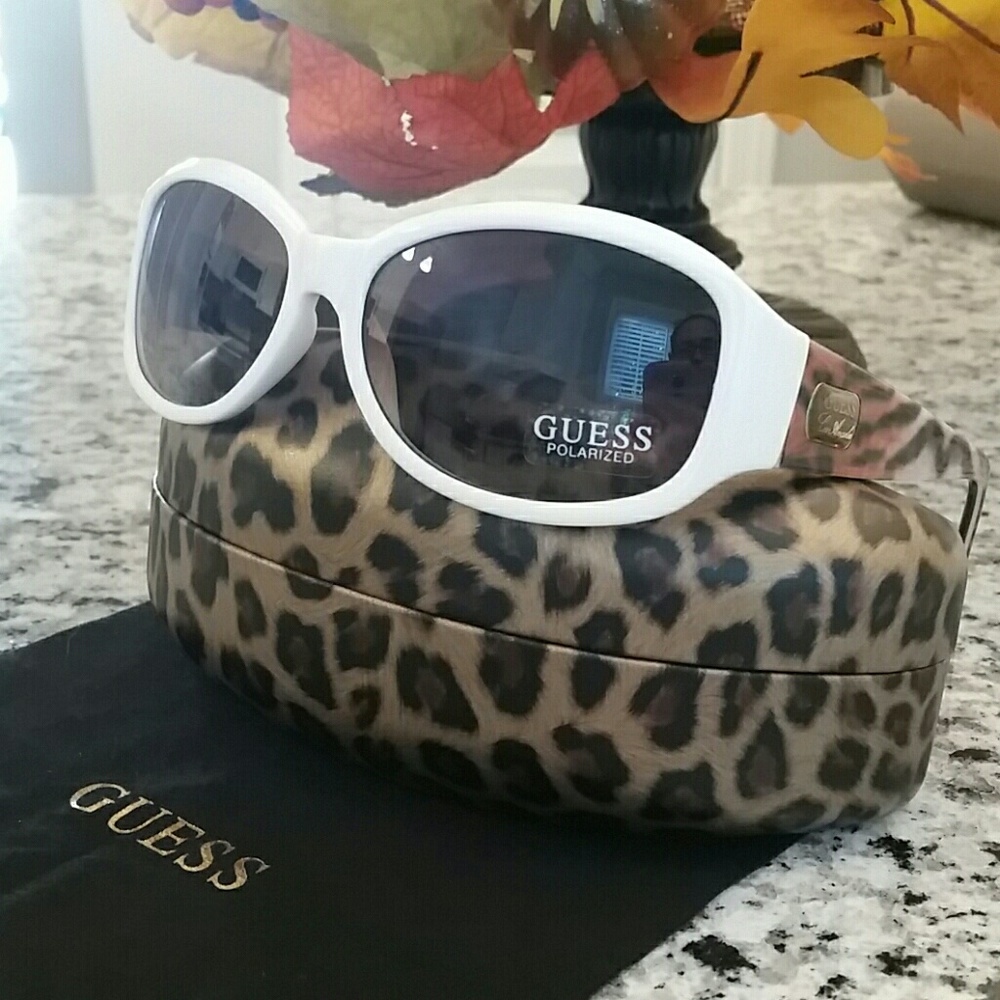 Guess white and tiger polarized sunglasses