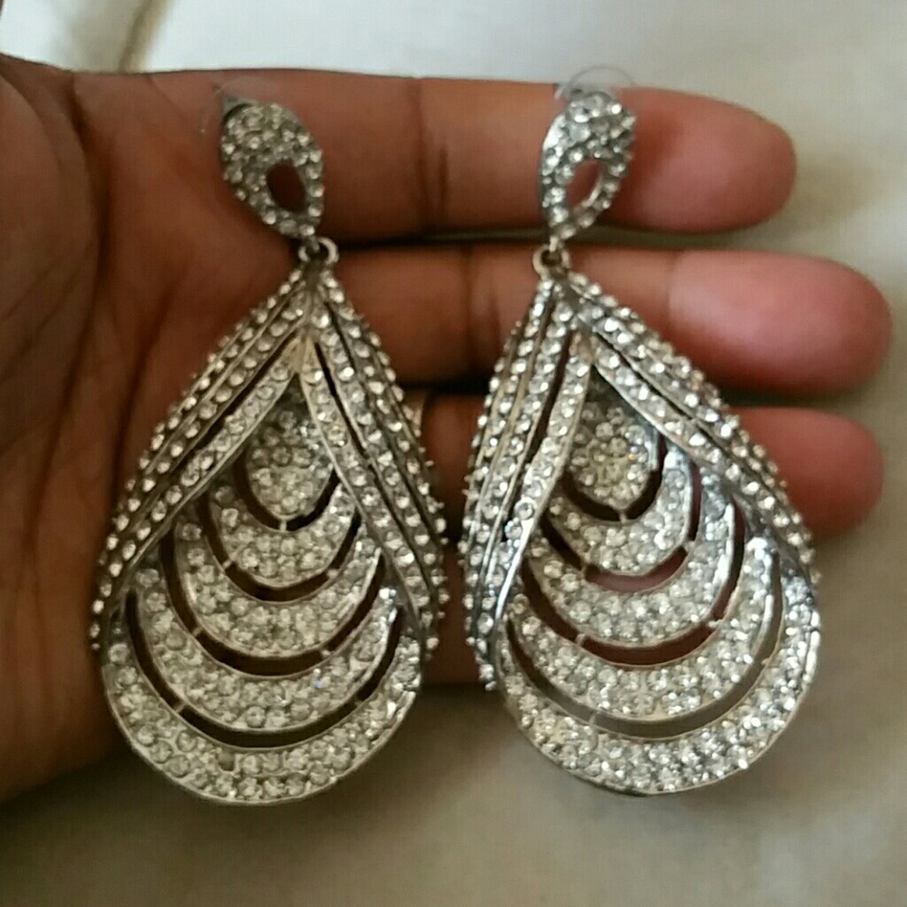 Dangling earrings