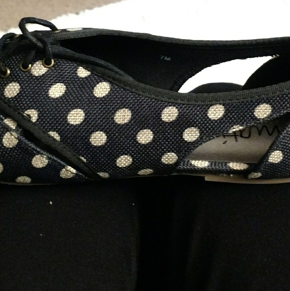 Shoes - Picture 3 of 3