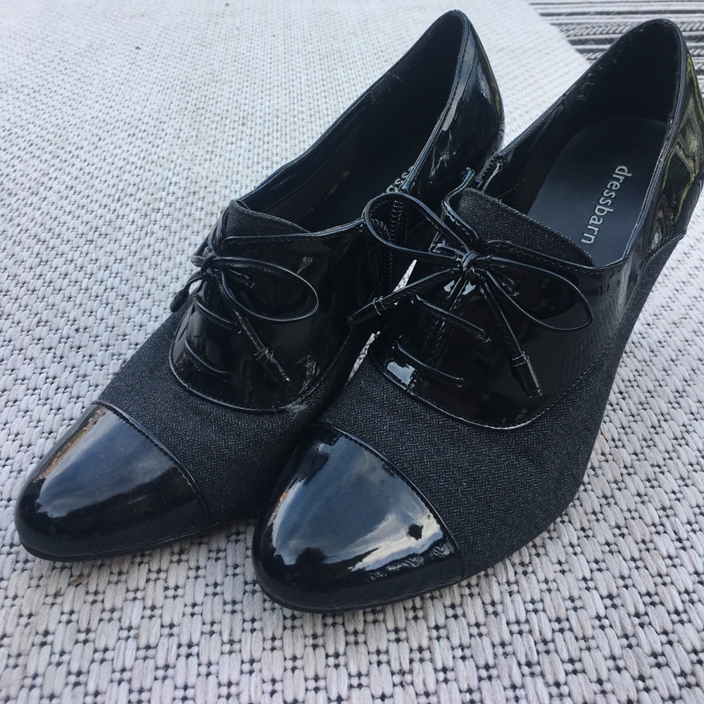 Black and grey short heal