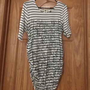 Jessica Simpson Maternity shirt