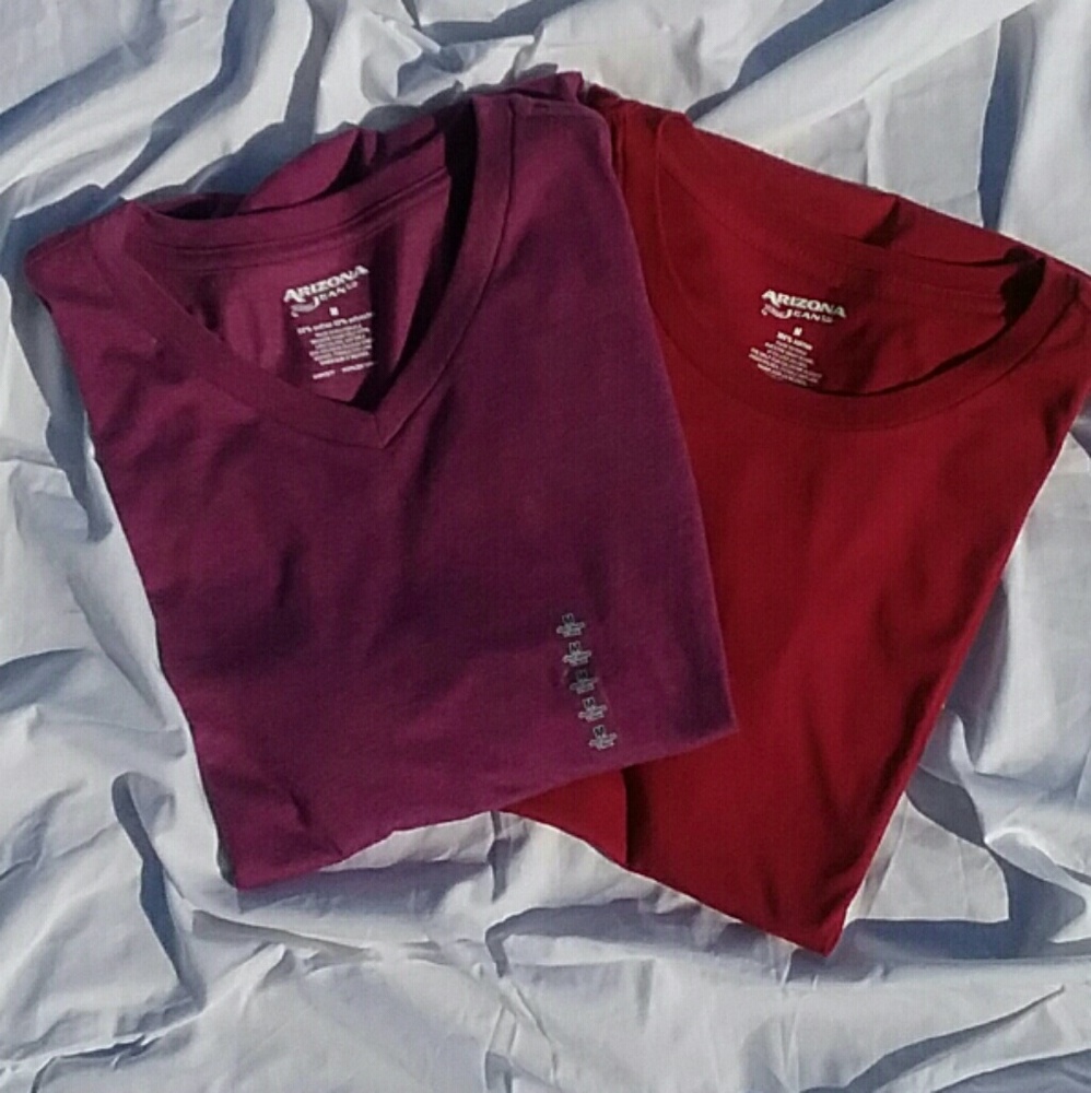 ❣NWT❣(2) Arizona Jean Co Tshirts M