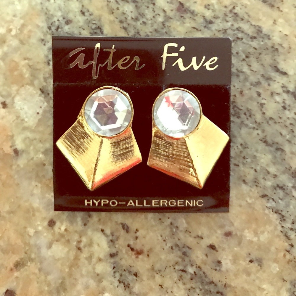 Stylish Gold and Gem Earrings