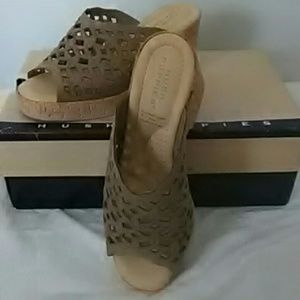 Hush puppies sandals