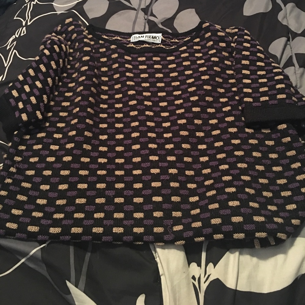 Cute knitted top.