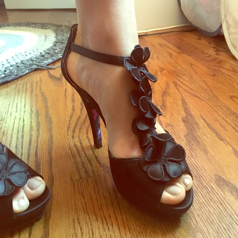 Betseyville Heels 8.5