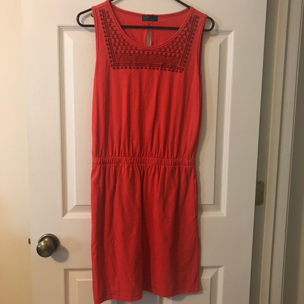 GAP embroidered dress