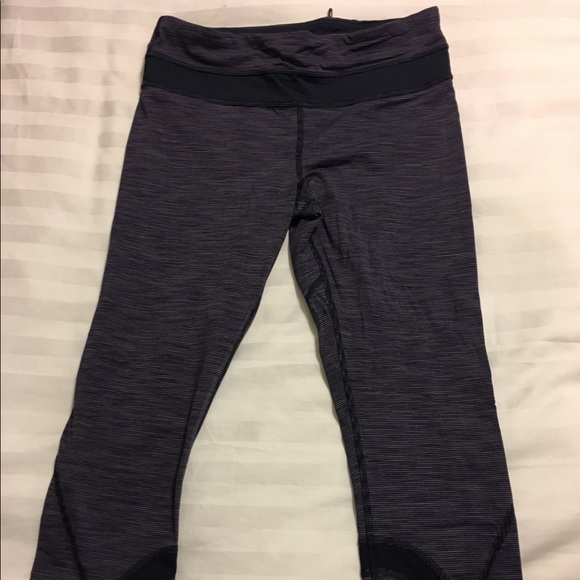 Lululemon purple striped wunder under crops - Picture 2 of 3