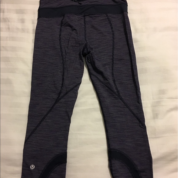 Lululemon purple striped wunder under crops - Picture 3 of 3