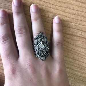 Vintage style gaudy ring