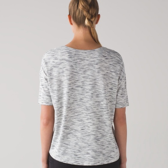 Lululemon Run It Out Tee - Picture 2 of 4