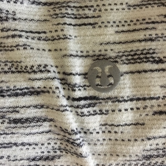 Lululemon Run It Out Tee - Picture 4 of 4