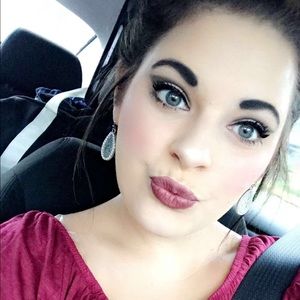 Meet your Posher, Haley