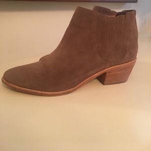 Joie Barlow Booties, size 39
