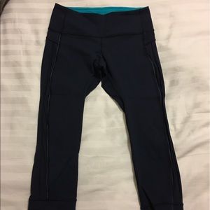 Lululemon navy crops size 6
