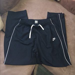 Men's Nike pants. Like new. Perfect condition.