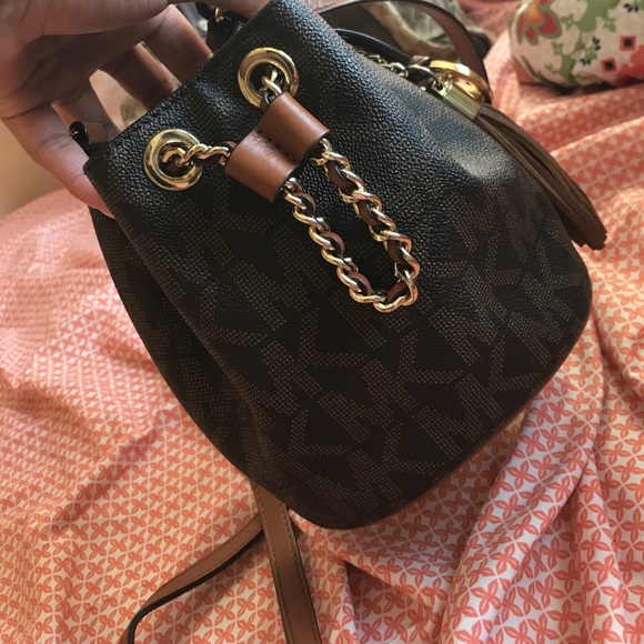 100% Authentic Michael Kors Bucket Bag Mini - Picture 2 of 8