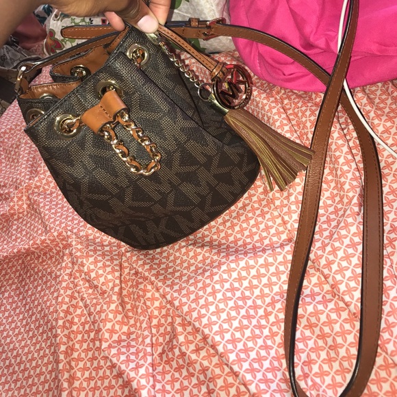 100% Authentic Michael Kors Bucket Bag Mini - Picture 5 of 8