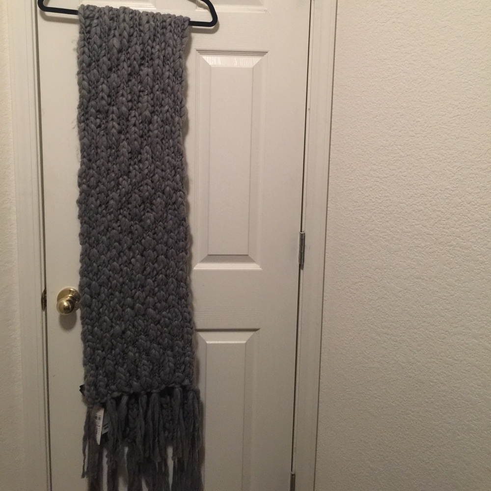 Long wool scarf.     New with tags