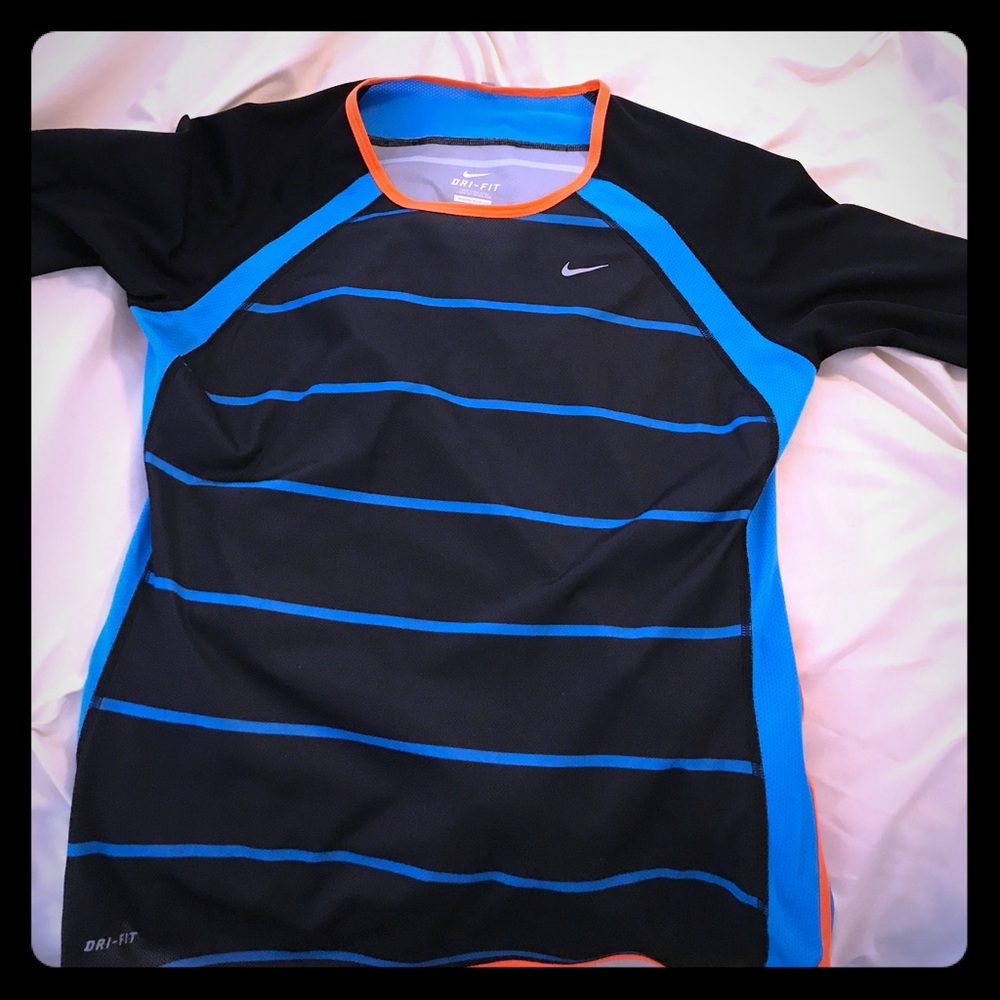 Nike dry fit long sleeve pull over