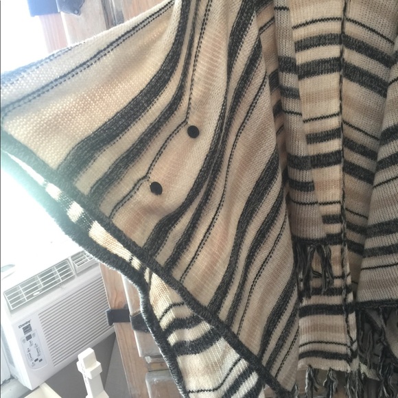 Kensie blanket Cardigan - Picture 3 of 4